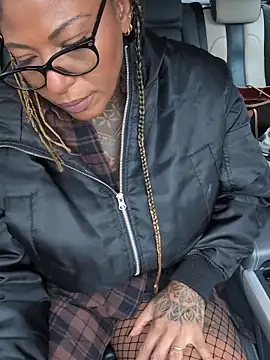 DarkDea online show from November 11, 2025, 12:27 pm