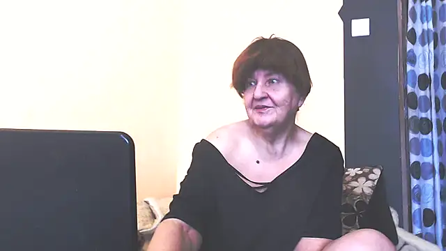 Snapshot of MioritaHard chatting on April 21, 2026, 8:20 am MioritaHard online show from April 21, 2026, 8:20 am