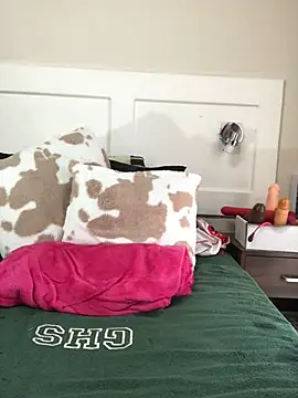 LuciousLips96 online show from February 8, 2025, 9:35 am