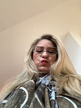 x elena x online show from February 15, 2025, 8:11 am