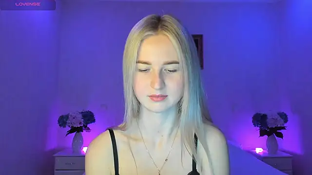 AnnaCarrera online show from March 7, 2025, 8:00 pm