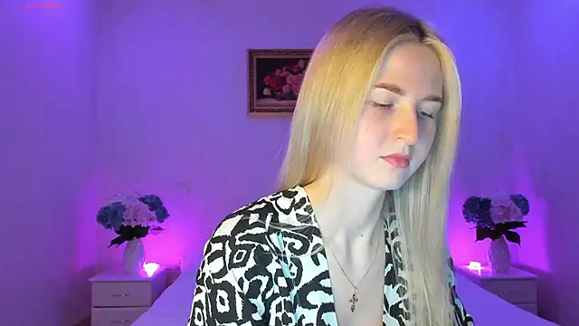 AnnaCarrera online show from March 16, 2025, 8:00 pm