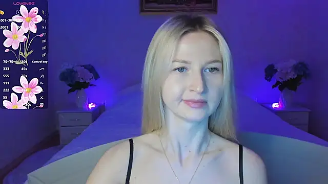 AnnaCarrera online show from December 14, 2025, 8:13 pm