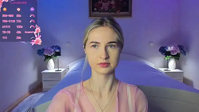 AnnaCarrera online show from April 15, 2026, 7:58 pm