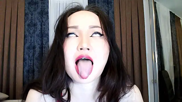 Snapshot of DanyMin chatting on February 19, 2026, 6:42 am DanyMin online show from February 19, 2026, 6:42 am