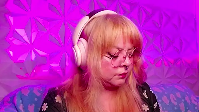 Satyn doll online show from September 30, 2025, 3:00 am