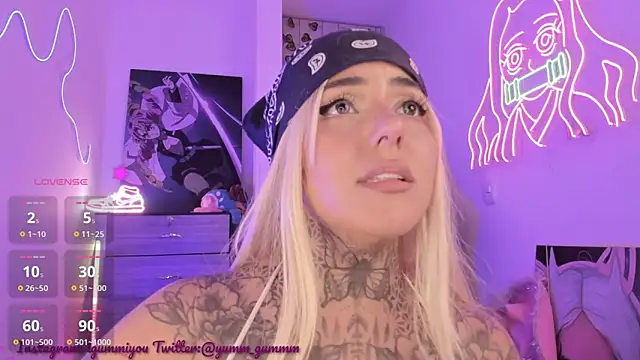 cute catlyn online show from March 5, 2025, 7:38 pm