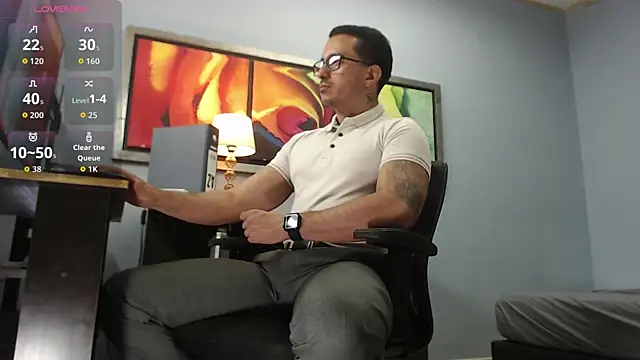 Snapshot of randyluke chatting on February 9, 2026, 7:40 pm randyluke online show from February 9, 2026, 7:40 pm