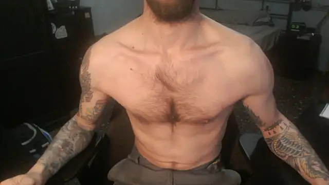 Snapshot of SexxxyLouis chatting on February 24, 2026, 8:23 am SexxxyLouis online show from February 24, 2026, 8:23 am