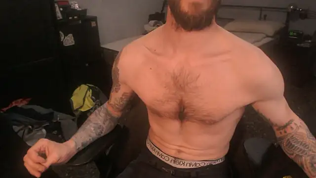 Snapshot of SexxxyLouis chatting on March 3, 2026, 1:39 pm SexxxyLouis online show from March 3, 2026, 1:39 pm