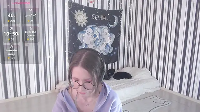  Hanna Moon  online show from October 18, 2025, 9:21 am