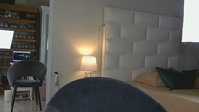 Snapshot of little_susie chatting on May 22, 2026, 7:59 am little susie online show from May 22, 2026, 7:59 am