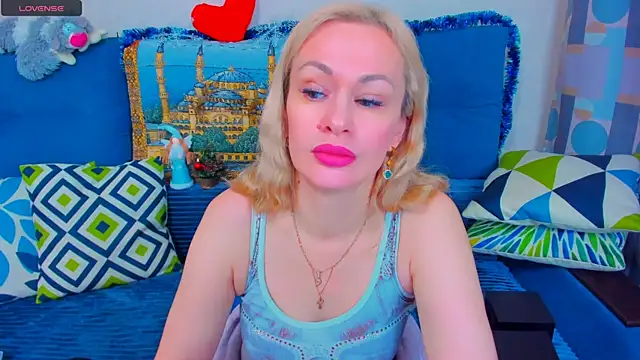 EllenMoore online show from December 24, 2024, 5:49 am