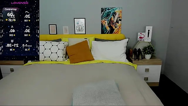 BabeLessi online show from January 10, 2025, 10:57 pm