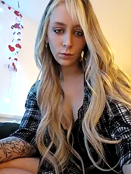 Snapshot of LilyOrion chatting on February 25, 2025, 7:14 pm LilyOrion online show from February 25, 2025, 7:14 pm