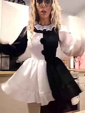 Snapshot of LilyOrion chatting on November 1, 2025, 12:12 am LilyOrion online show from November 1, 2025, 12:12 am