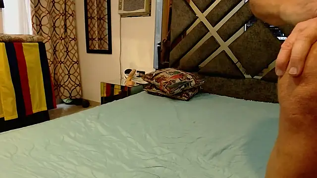 carlosbangsstar online show from March 13, 2025, 7:17 pm