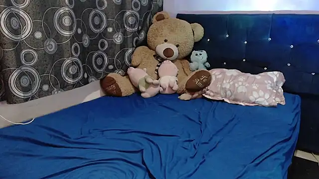 ANGELIQUE KLANE online show from February 11, 2026, 5:01 am