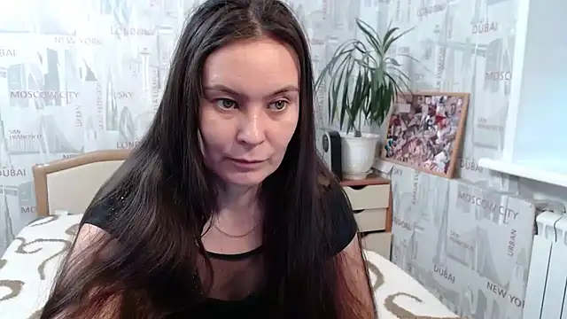 GinaQSoul online show from December 1, 2025, 10:42 am