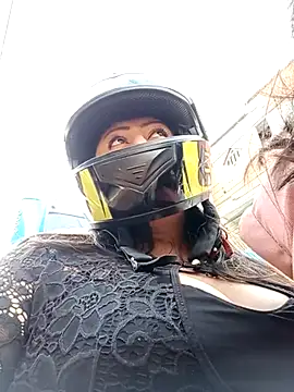 Brenda Berck  online show from March 22, 2025, 9:31 pm