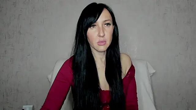 MissGulia online show from November 17, 2025, 7:47 am