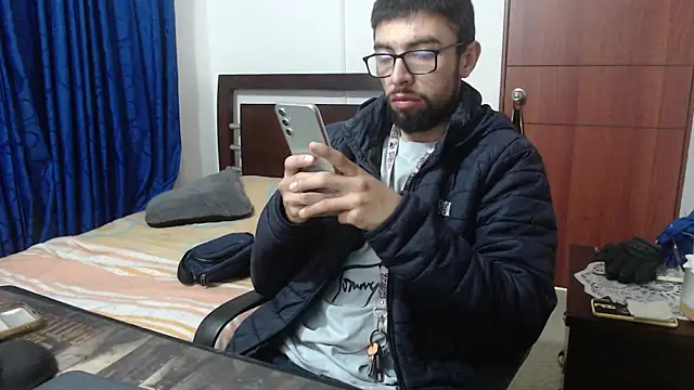 Snapshot of fvckolombianguyy chatting on March 2, 2025, 1:36 am fvckolombianguyy online show from March 2, 2025, 1:36 am
