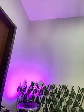 Fancyxlove online show from February 11, 2025, 4:35 pm