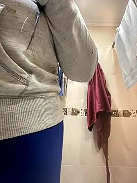 Fancyxlove online show from November 1, 2025, 1:02 pm