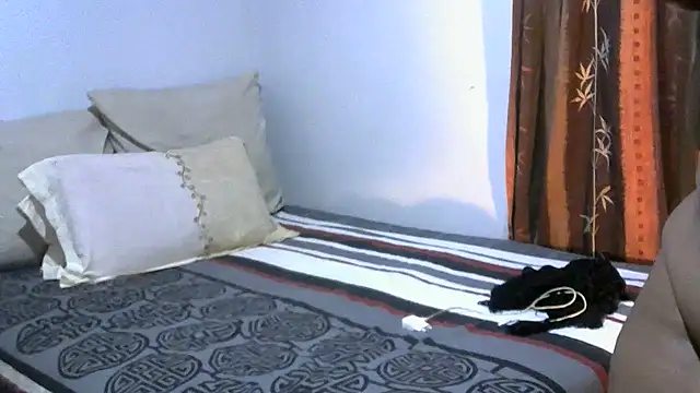 Snapshot of LadyLillyX chatting on December 5, 2025, 6:15 pm LadyLillyX online show from December 5, 2025, 6:15 pm