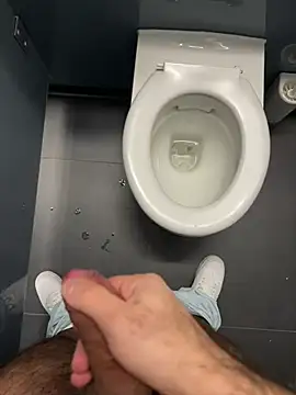 Snapshot of mrcumshotboy chatting on February 22, 2025, 10:42 pm mrcumshotboy online show from February 22, 2025, 10:42 pm