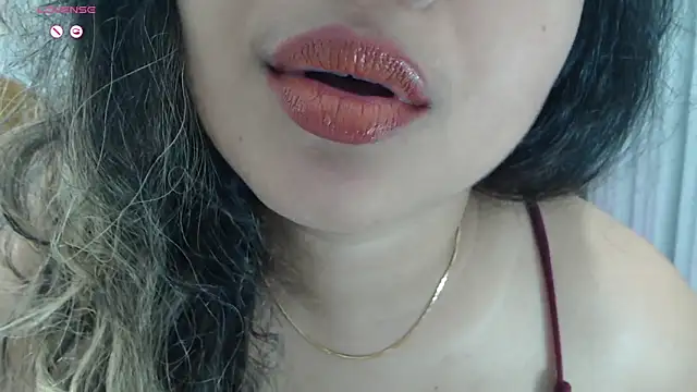 Snapshot of _neesha_414_ chatting on October 3, 2025, 7:00 pm  neesha 414  online show from October 3, 2025, 7:00 pm