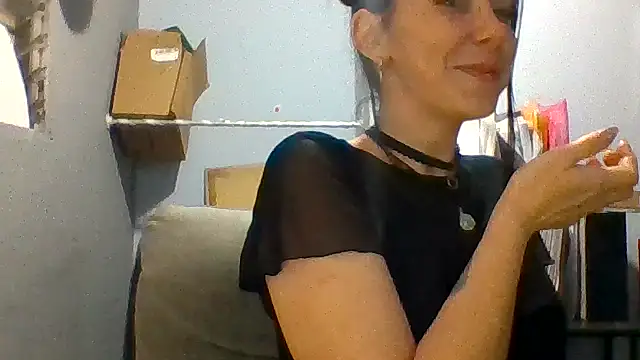 chicacastilla online show from May 30, 2026, 6:54 am
