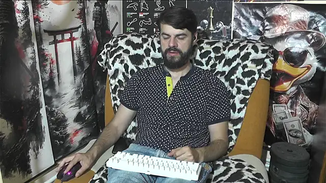 Snapshot of 00george chatting on June 2, 2026, 6:10 pm 00george online show from June 2, 2026, 6:10 pm