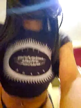 Snapshot of Latin_summer chatting on May 4, 2026, 3:57 am Latin summer online show from May 4, 2026, 3:57 am