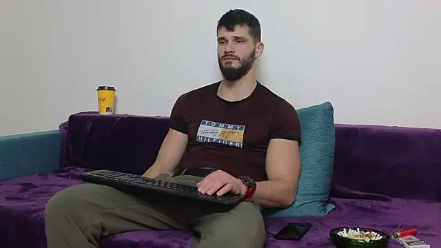 MauroTwin online show from February 18, 2025, 7:19 pm