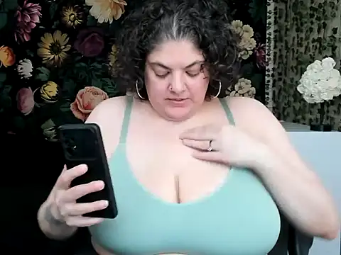 Snapshot of Exotic-Melons chatting on May 20, 2026, 5:19 pm Exotic-Melons online show from May 20, 2026, 5:19 pm