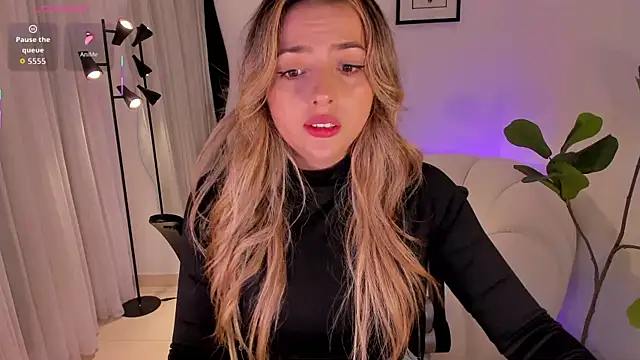 Snapshot of AmyWood chatting on February 13, 2026, 7:32 pm AmyWood online show from February 13, 2026, 7:32 pm