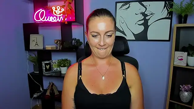 Snapshot of FUN_AMI chatting on June 25, 2026, 1:15 pm FUN AMI online show from June 25, 2026, 1:15 pm