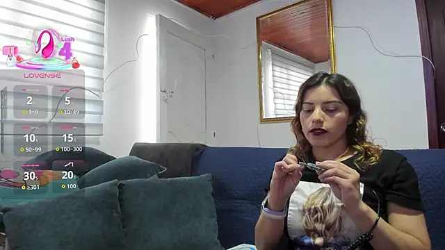 Snapshot of Arenne_rouse chatting on November 7, 2025, 9:15 pm Arenne rouse online show from November 7, 2025, 9:15 pm