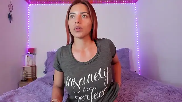 Snapshot of Arenne_rouse chatting on January 6, 2026, 9:39 pm Arenne rouse online show from January 6, 2026, 9:39 pm