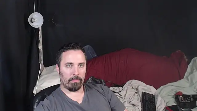 Metalstud online show from October 16, 2025, 6:03 am