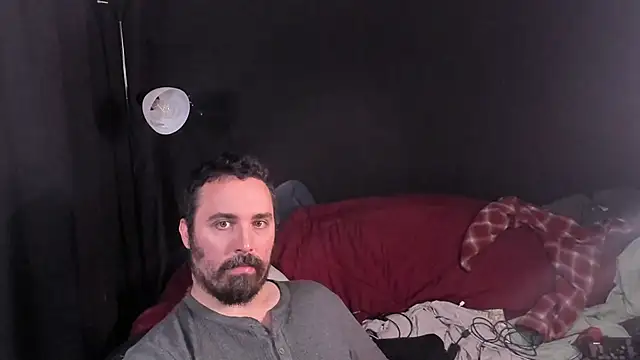 Metalstud online show from November 3, 2025, 3:19 am