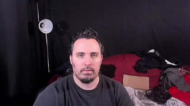 Metalstud online show from December 15, 2025, 4:28 am