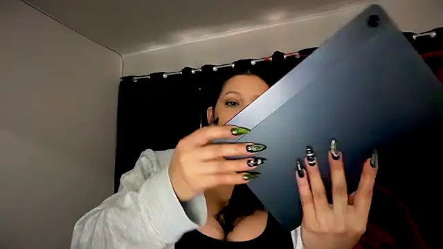 MarcellaGriffin online show from November 6, 2025, 9:15 pm