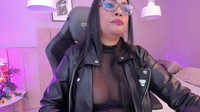 Inndrahot online show from January 19, 2025, 3:18 am