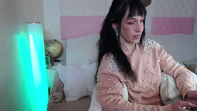 -carla- online show from November 23, 2025, 8:14 am