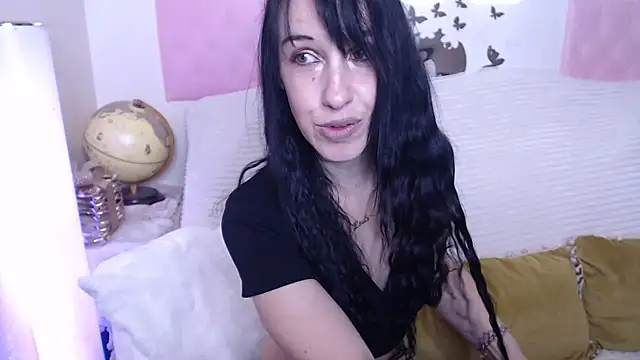 Snapshot of -carla- chatting on February 8, 2026, 8:18 am -carla- online show from February 8, 2026, 8:18 am