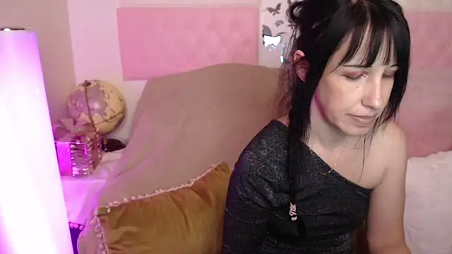 Snapshot of -carla- chatting on March 12, 2026, 8:31 am -carla- online show from March 12, 2026, 8:31 am