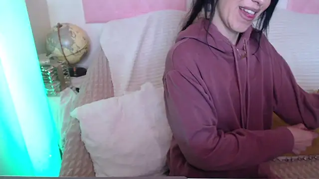 Snapshot of -carla- chatting on April 13, 2026, 3:50 pm -carla- online show from April 13, 2026, 3:50 pm