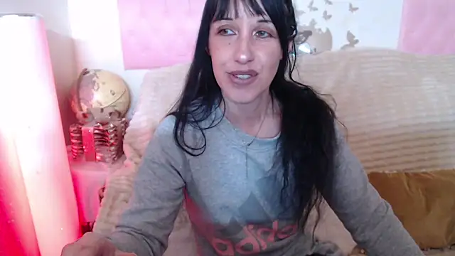 Snapshot of -carla- chatting on May 14, 2026, 6:20 am -carla- online show from May 14, 2026, 6:20 am